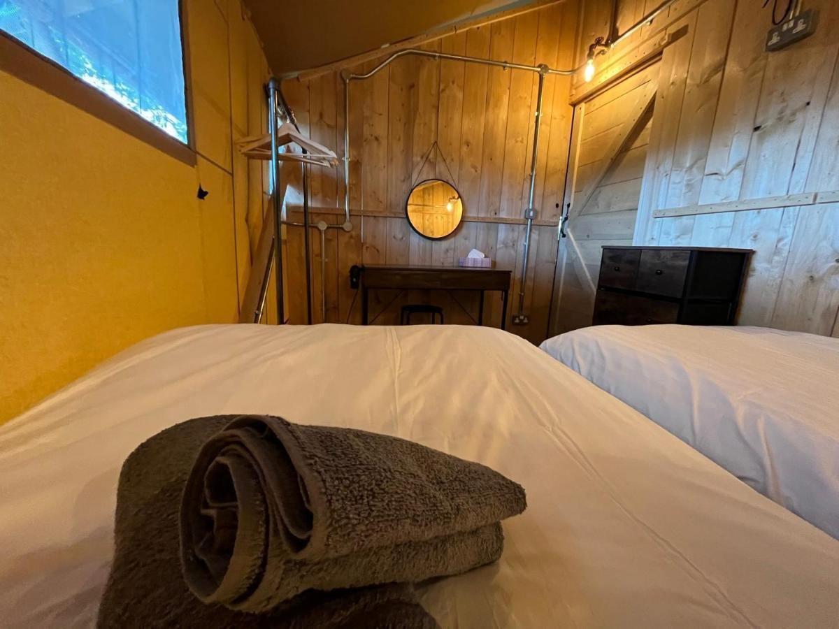 Aladdin Safari Tent Tenby Kültér fotó